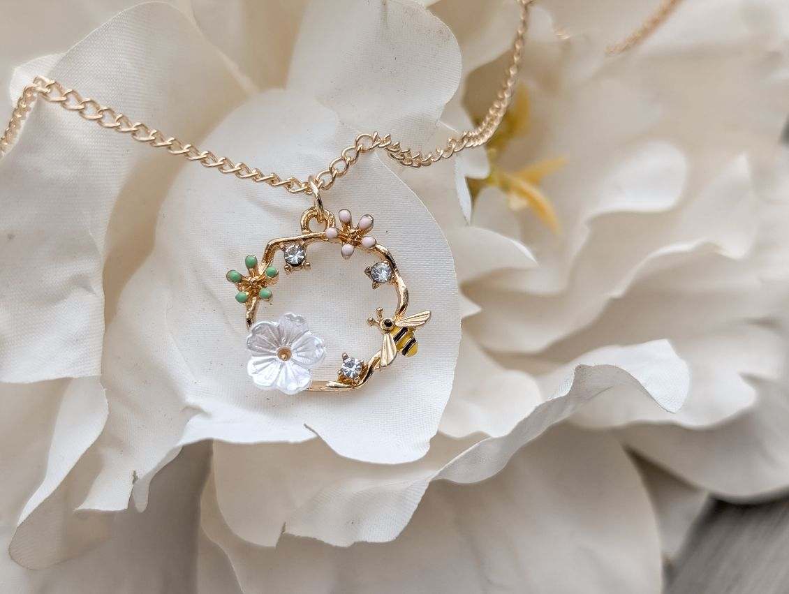 Gold Bumble Bee Necklace – Confidence, Joy & Abundance