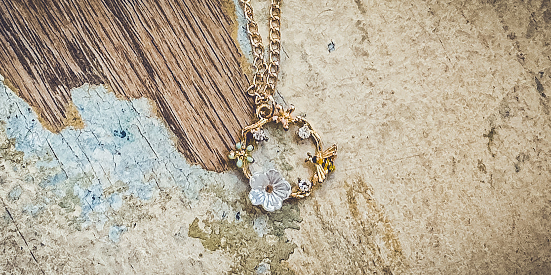 Gold Bumble Bee Necklace – Confidence, Joy & Abundance
